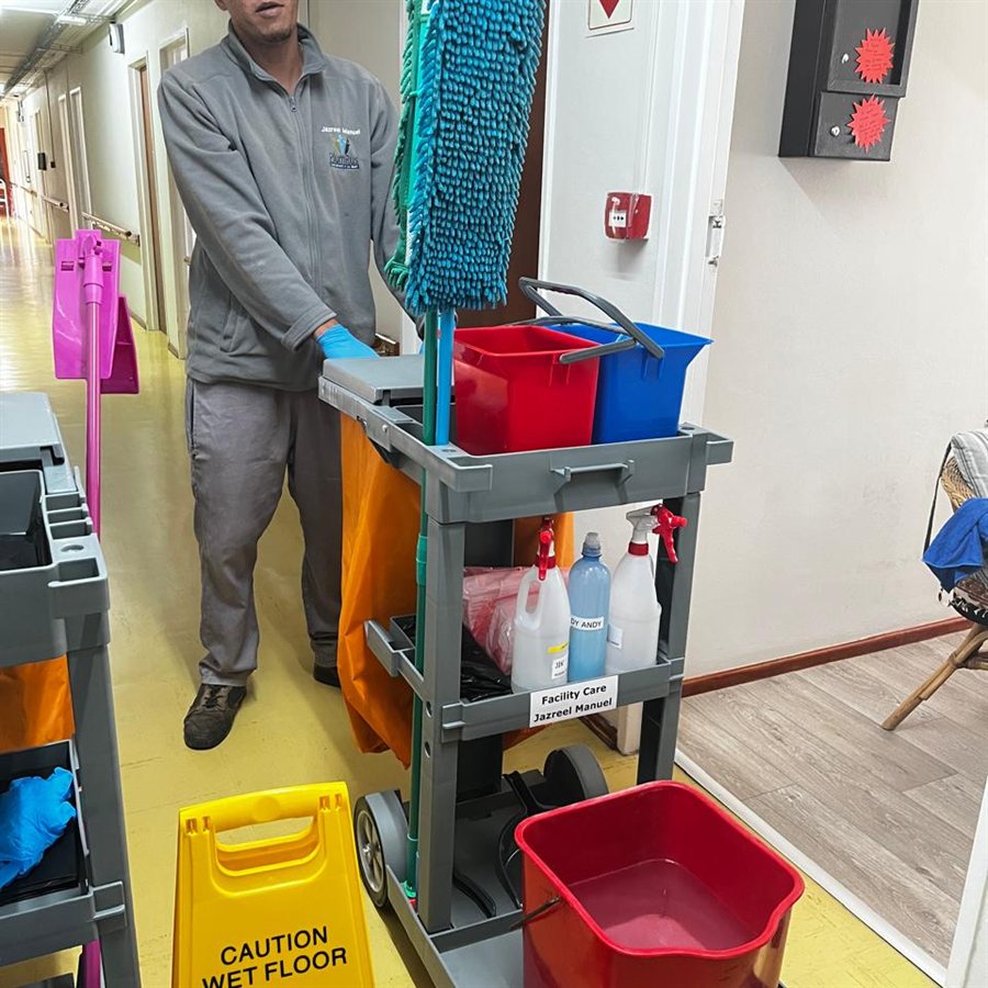 Image 4 cleaning